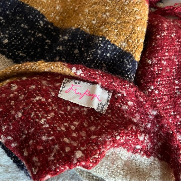 Free People | Poncho Wrap/scarf - Picture 4 of 4